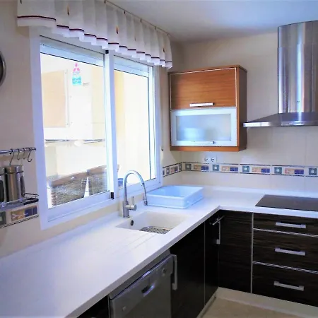 Paseo Maritimo 4 Pta 30 Lek Апартаменты *